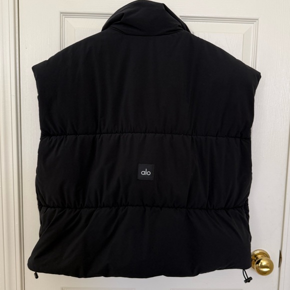 ALO yoga Incline Puffer Vest - Picture 8 of 15